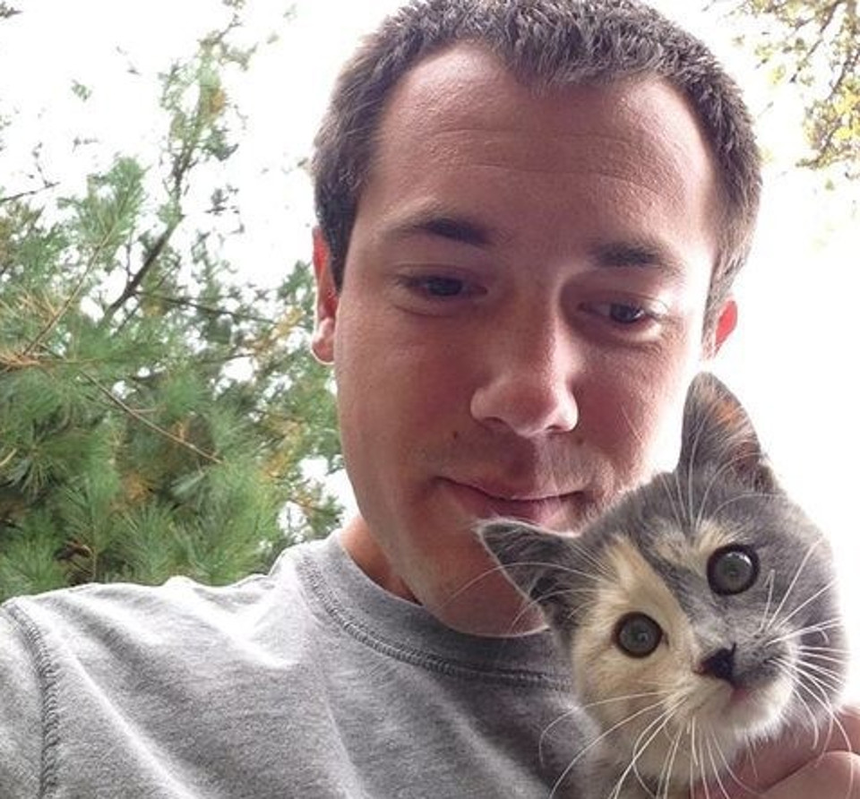 Man Was Chosen by a Calico Stray Kitty!